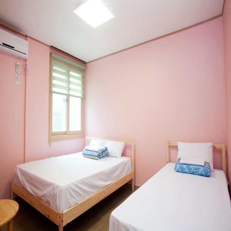 ยูแอนด์ไอ เกสท์เฮาส์ Hotel เมืองเชจู ห้อง รูปภาพ