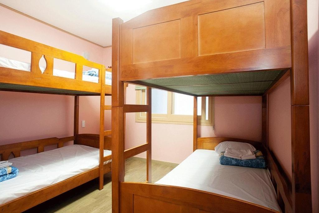 ยูแอนด์ไอ เกสท์เฮาส์ Hotel เมืองเชจู ห้อง รูปภาพ